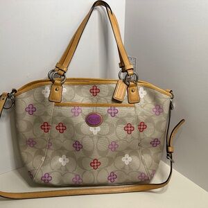 Coach Peyton Signature Clover Shoulder Handbag Tote Crossbody Leather